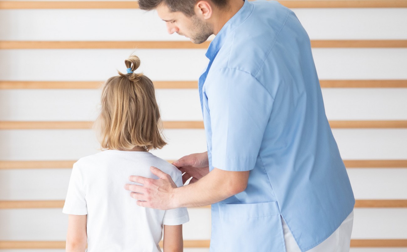 What is Scoliosis in Children? How is it Treated?